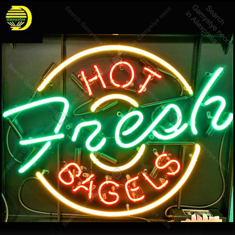 Outdoor Lighting Expressions - Neon bord voor HOT Fresh BAGELS